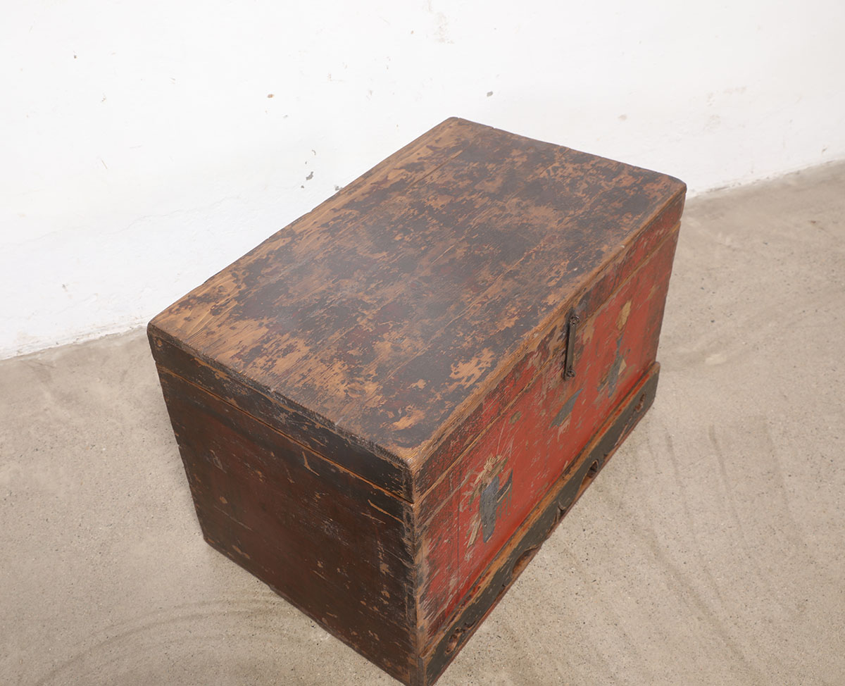 Antique Chinese Painted Wedding Box, 31.5x19x20.5H - Image 4