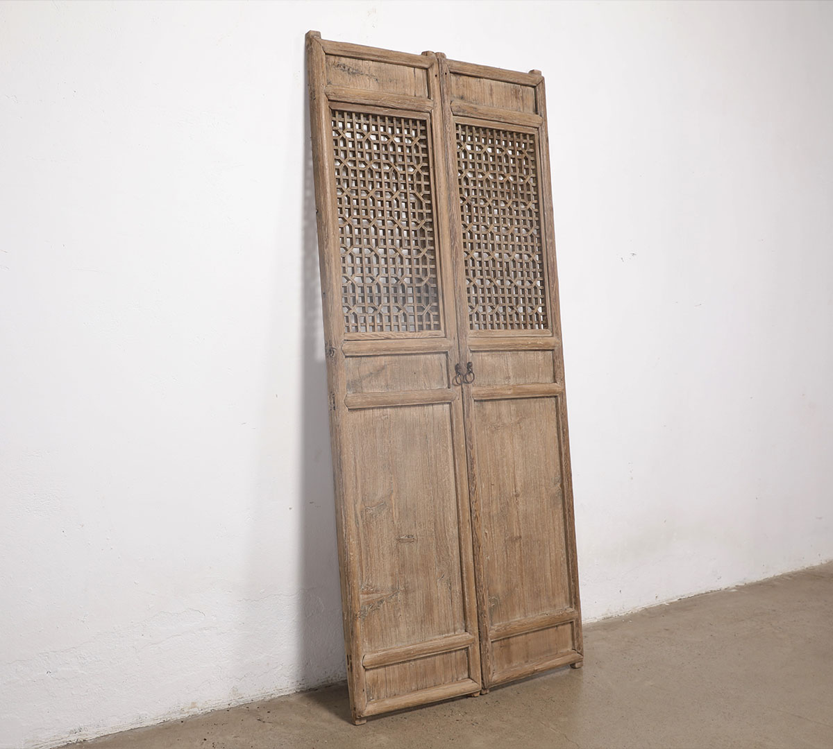 Pair of Antique Chinese Pine Doors/Screen, 42x2x90.5H - Image 4