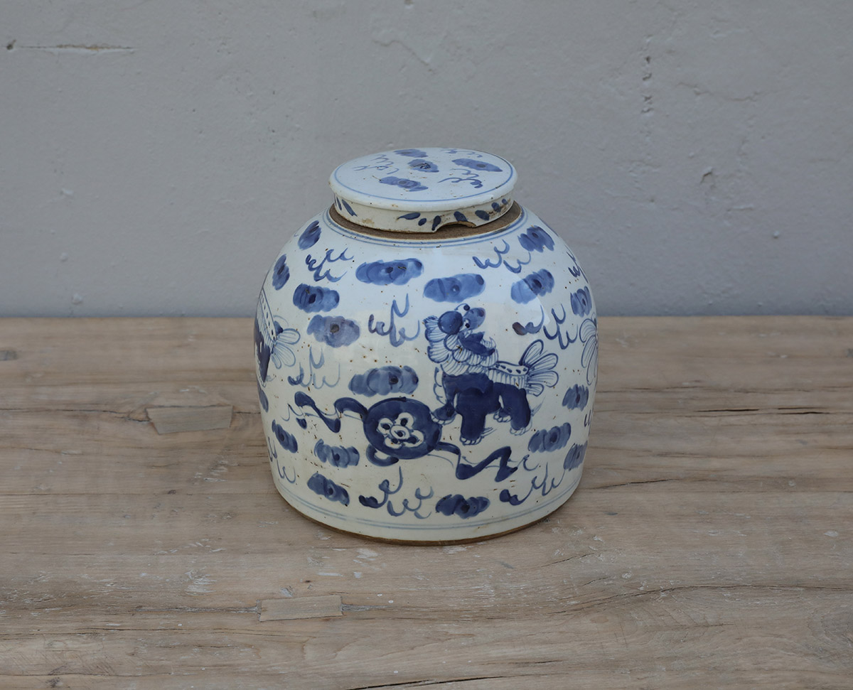 Vintage Chinese Blue and White Ceramic Ginger Jar, 8.5x8.5x9H - Image 3
